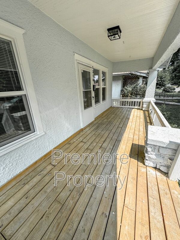 Building Photo - 1316 S 36th St