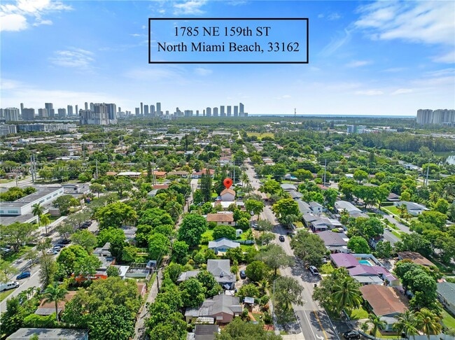 Foto del edificio - 1785 NE 159th St