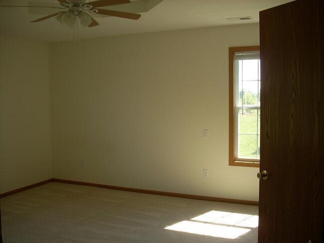 Building Photo - 113 SE 1171 Rd