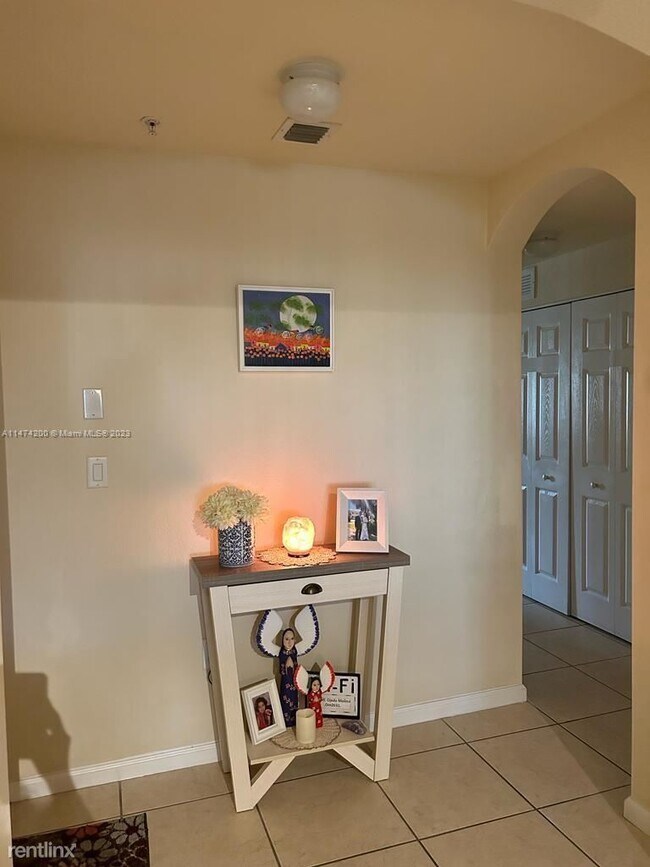 Foto del edificio - 3 br, 2 bath Condo - 11605 NW 89th St