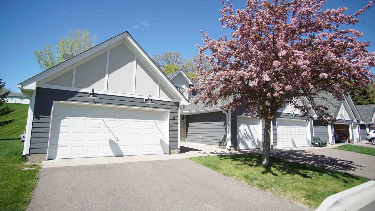 Primary Photo - Fernbrook Townhomes