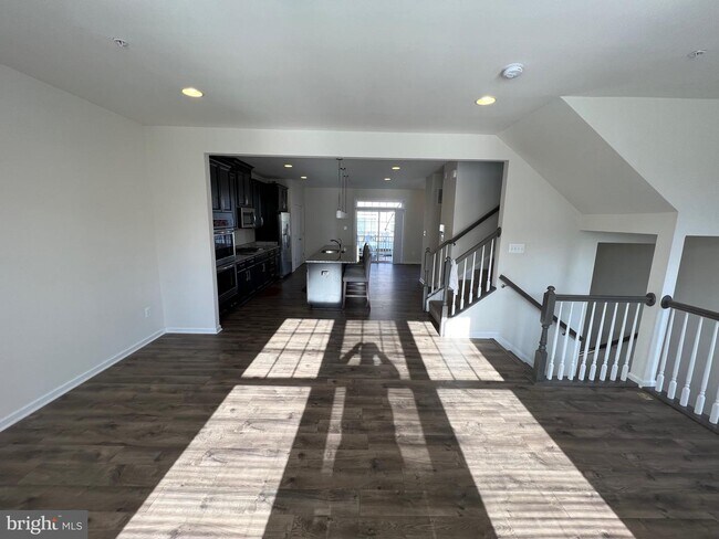 Foto del edificio - 6912 Stansbury Ln