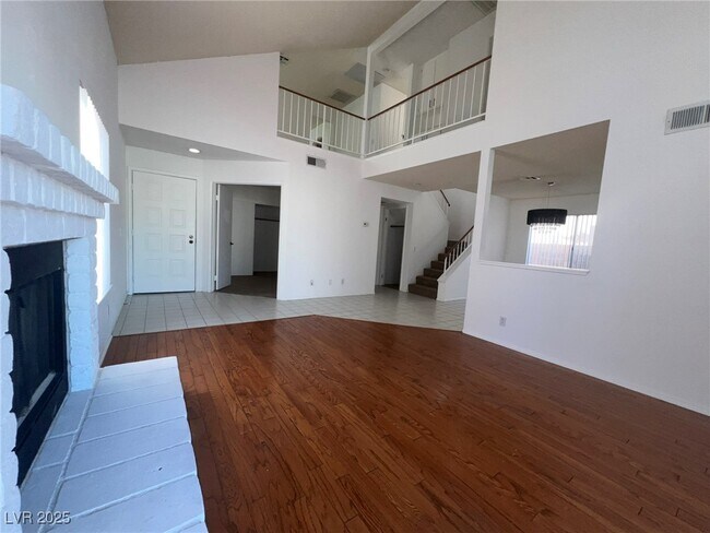 Foto del edificio - 1908 Misty Glade Dr