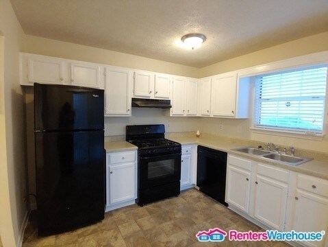 Foto del edificio - 4223 Sheppard Crossing Way