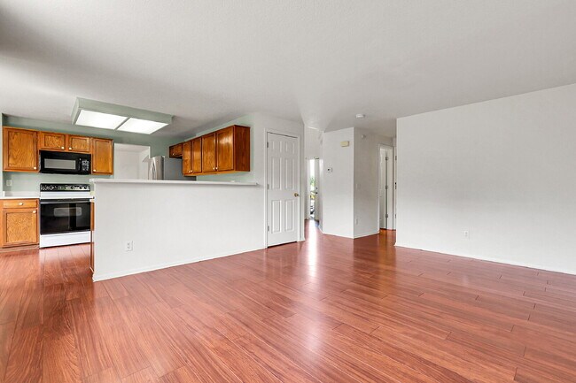 Foto del edificio - $2,650.00 - 4 Bedrooms, 2.5 Bathrooms, Sin...