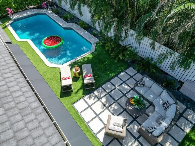 Foto del edificio - 222 N Tradewinds Ave