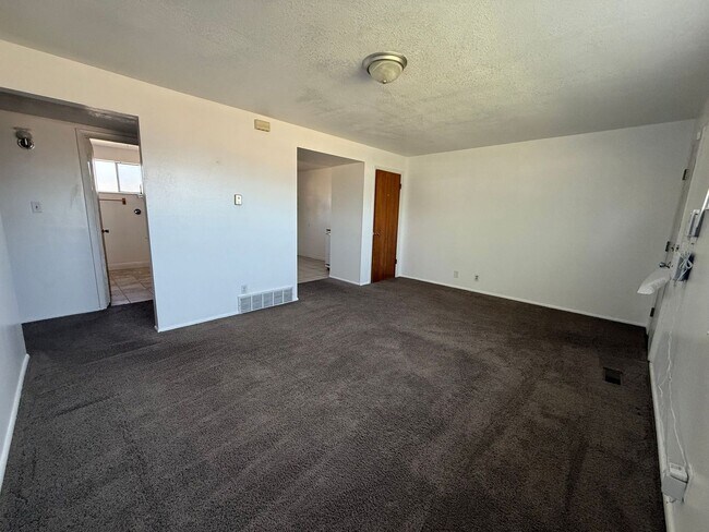 Foto del edificio - SINGLE FAMILY HOUSING -  2 bed/1 bath in Orem