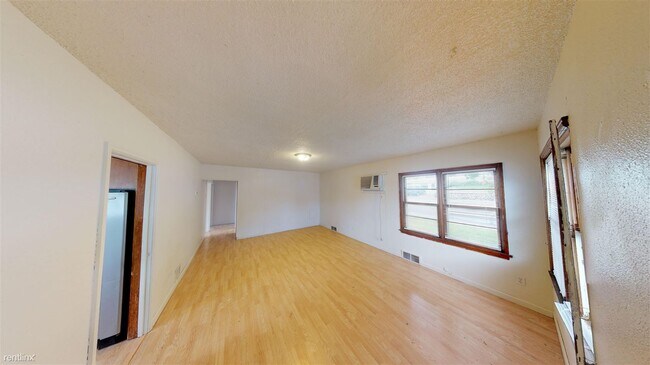Building Photo - 5 br, 2 bath House - 211 12th Ave NW