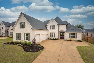 Building Photo - 5143 Lawrenceburg Ln