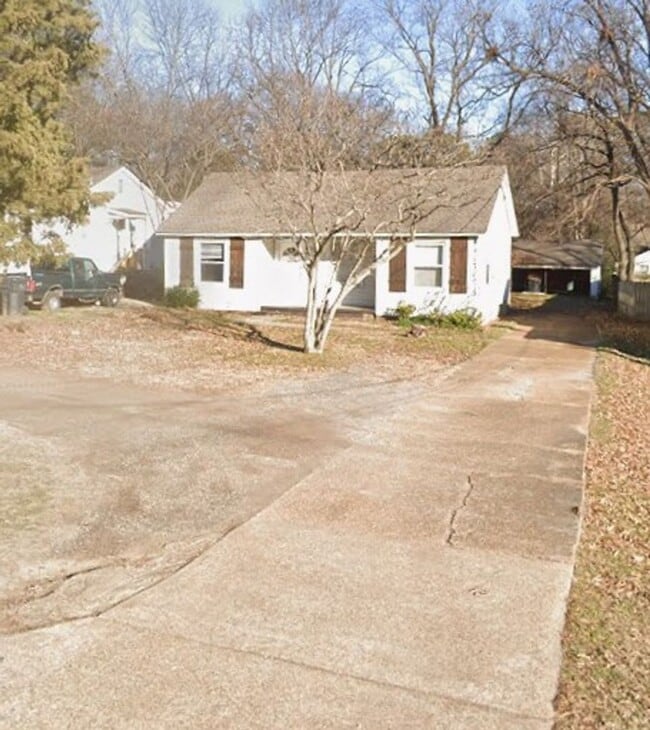 Building Photo - 1208 Kitchen St