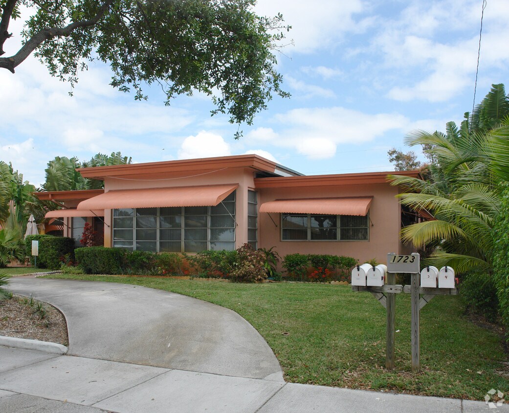 Foto principal - 1723 Washington St