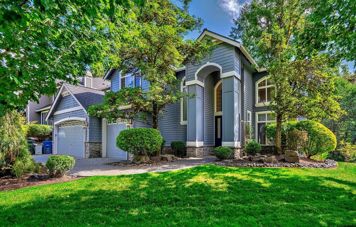 Foto principal - 4 bed 3 bath plus bonus room in Bothell