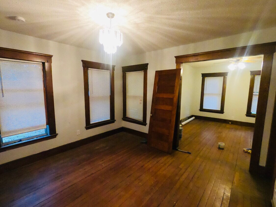 Foto principal - 113 Goodyear St