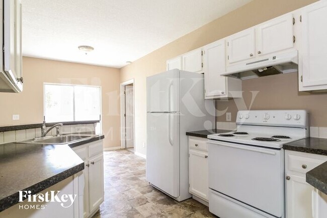 Foto del edificio - 2531 W Price Blvd