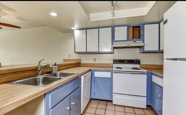 Foto del edificio - 135 Club House Blvd