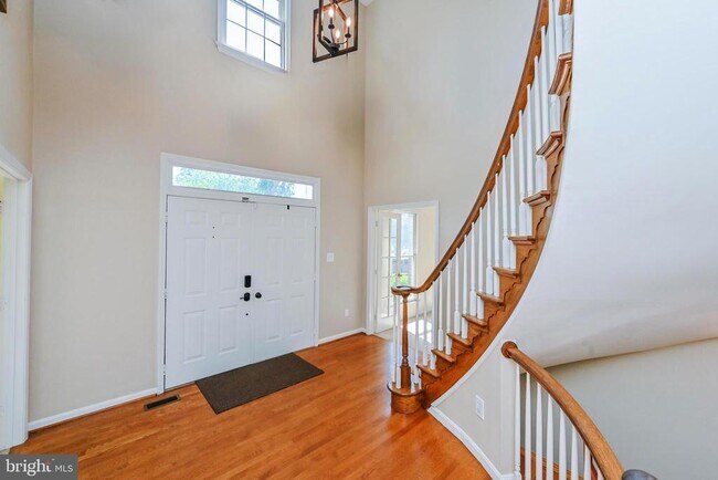 Building Photo - 21099 Raintree Ct