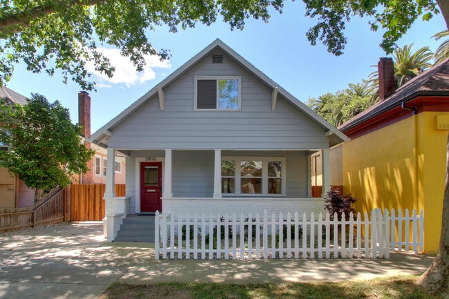 Building Photo - 2806 G St