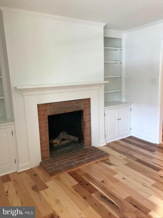 Building Photo - 69 Oak Knoll Dr
