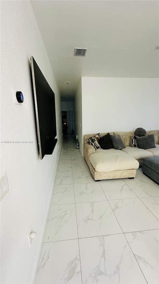 Foto del edificio - 3161 NW 69th St