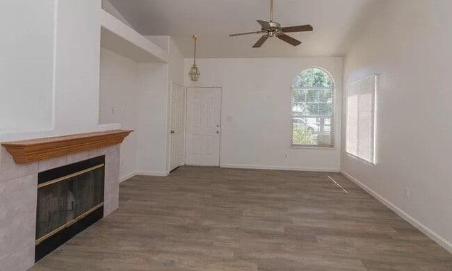 Building Photo - Charming Home For Rent