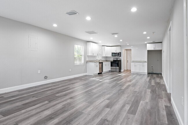 Foto del edificio - 8006 N Mulberry St