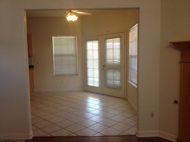 Foto del edificio - Nice Home for rent in great neighborhood