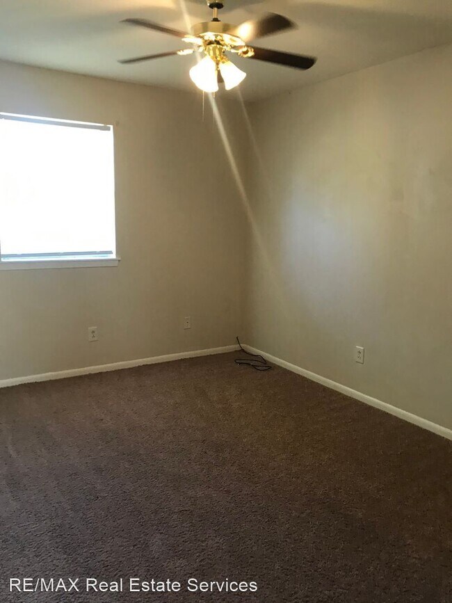 Foto del edificio - 3 br, 1 bath House - 3218 Red Bud Lane