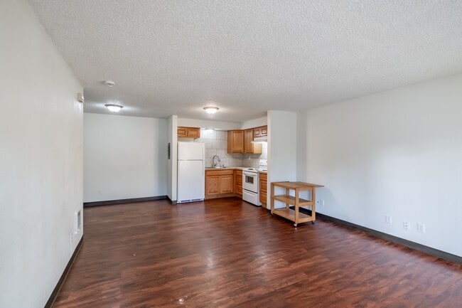 Building Photo - Oakvilla