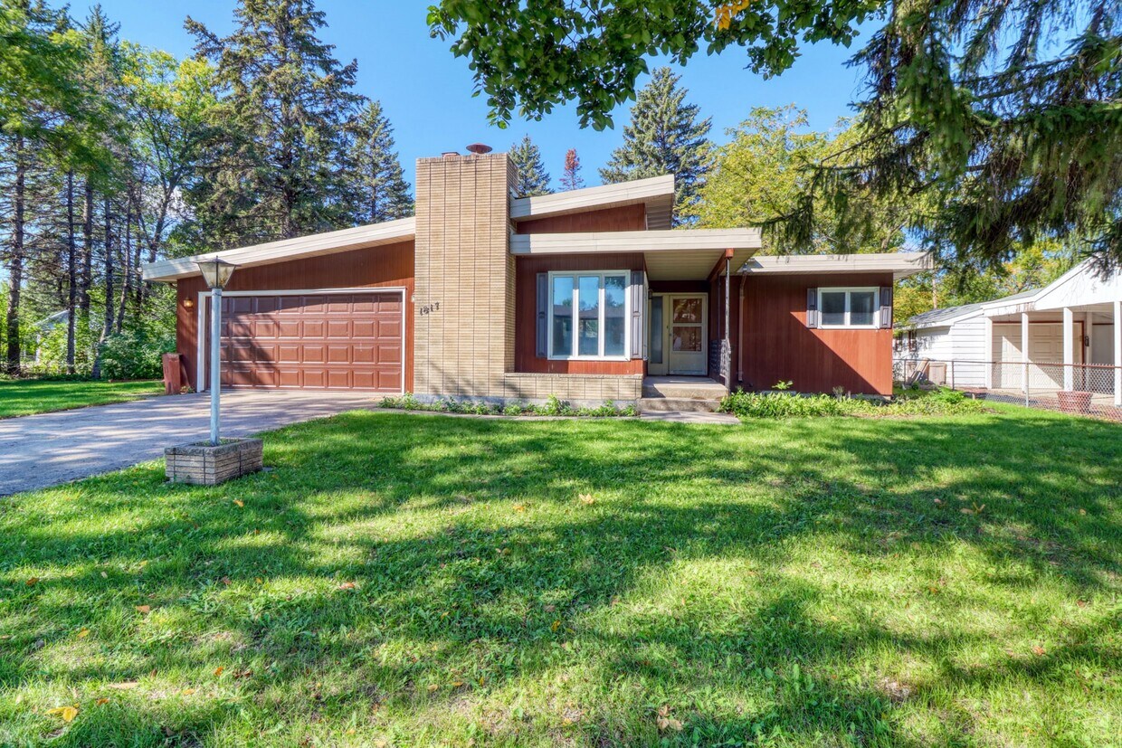 Foto principal - 1817 14th St S