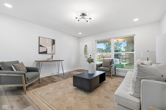 Foto del edificio - 234 Meadow Ln