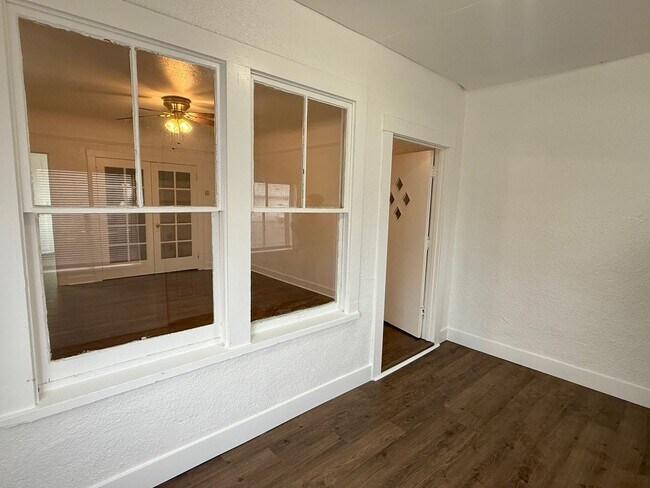 Foto del edificio - 1 Bedroom 1 Bath Duplex!