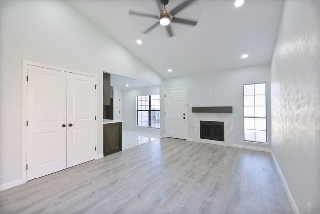 Foto del edificio - 20235 Blue Juniper Dr