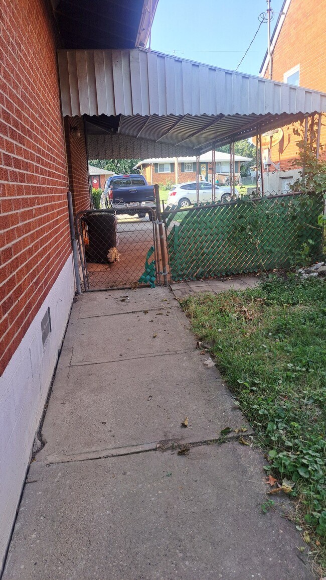 Foto del edificio - 4275 Selby Ct