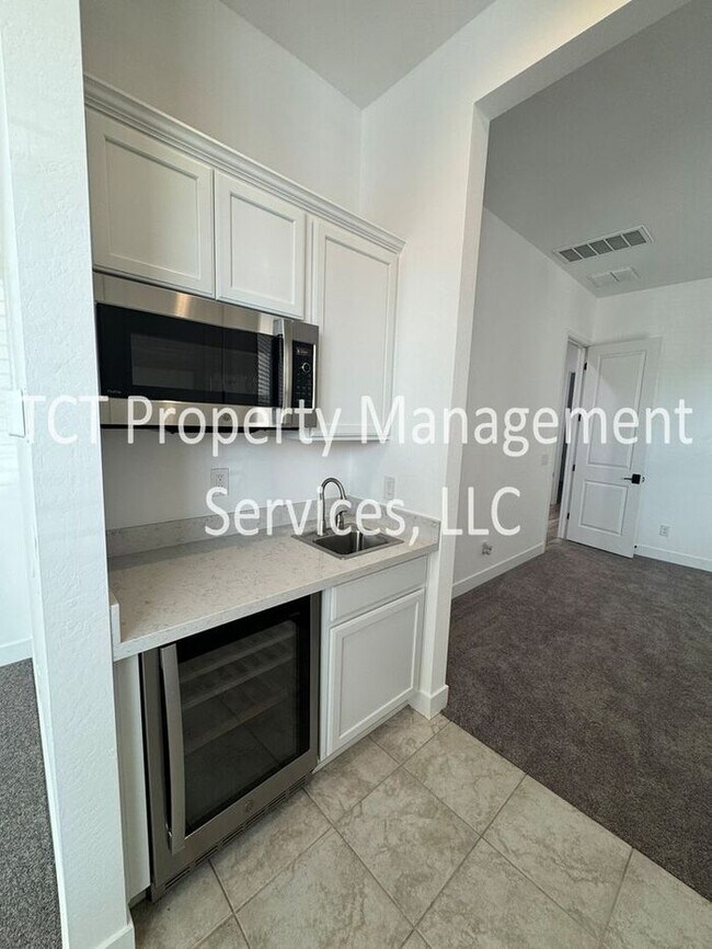 Building Photo - Gorgeous Gated Eastmark Home!