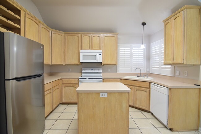 Building Photo - 1212 Westway Dr