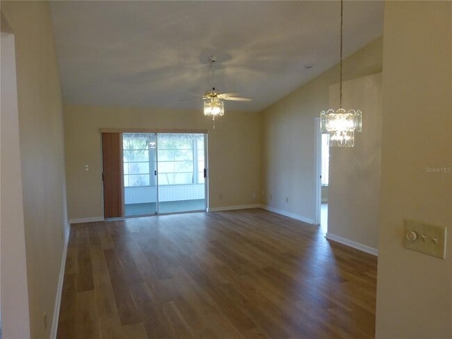 Building Photo - 1481 Cairn Ct