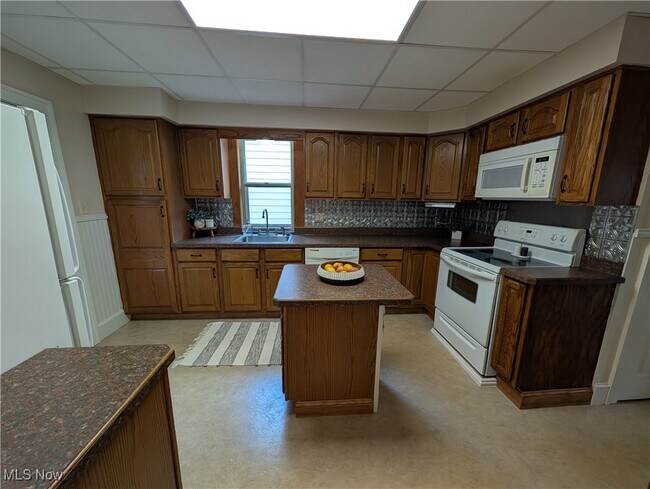 Foto del edificio - 486 Needham Ave