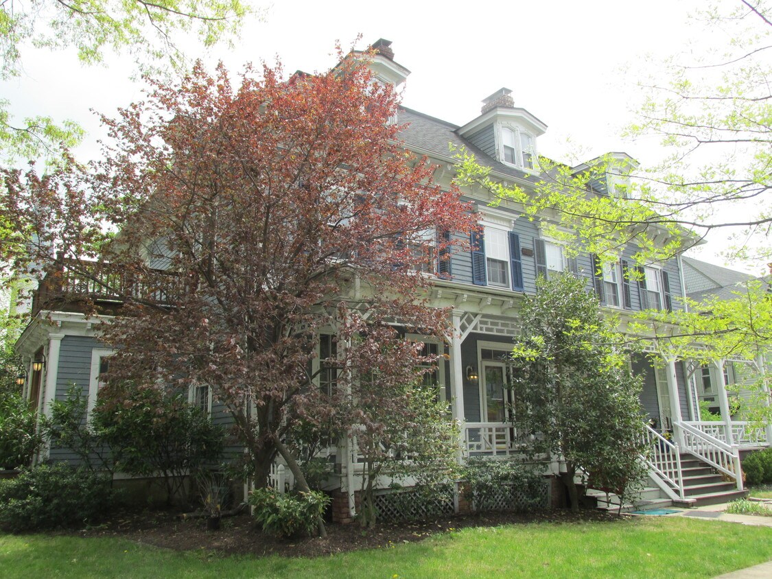 Building - 2 Perry St