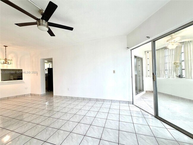 Building Photo - 1701 NE Miami Gardens Dr