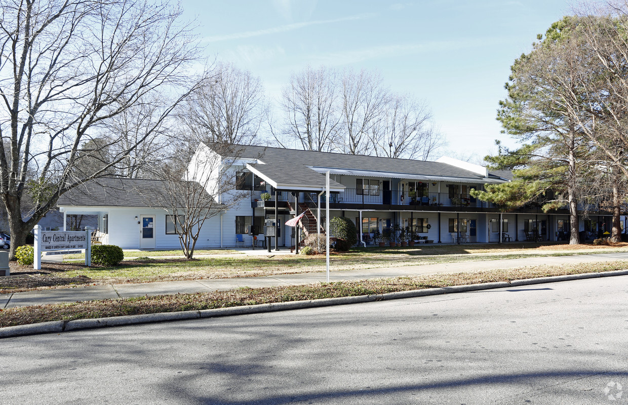 Foto principal - Cary Central Apartments