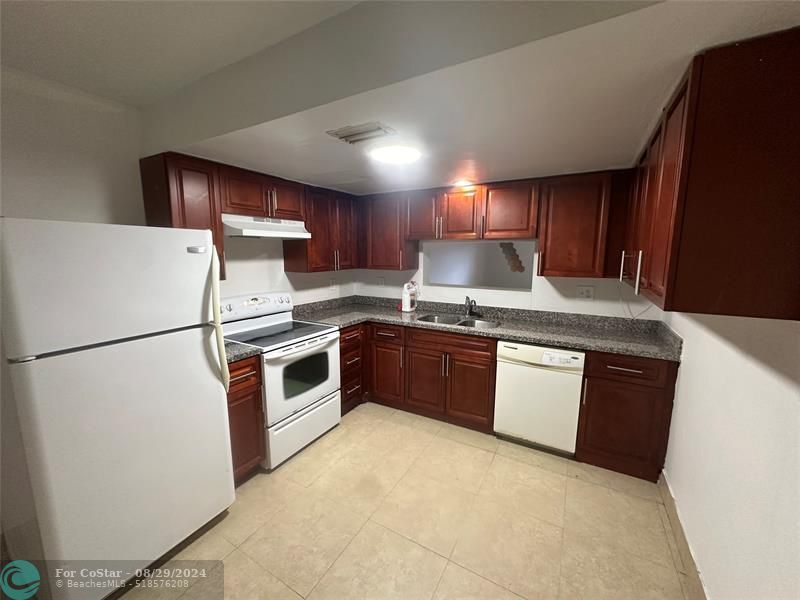 Primary Photo - 11430 NW 39th St