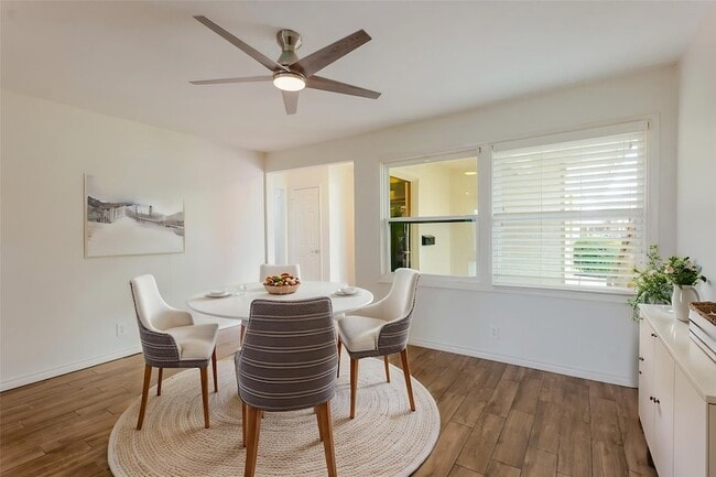 Foto del edificio - 11839 High Meadow Dr