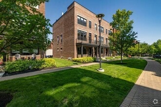 Building Photo - 297 Auden Ave