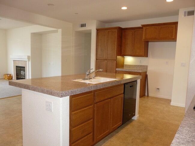 Building Photo - 4 Bed 3 Bath American Canyon Home Near Sch...