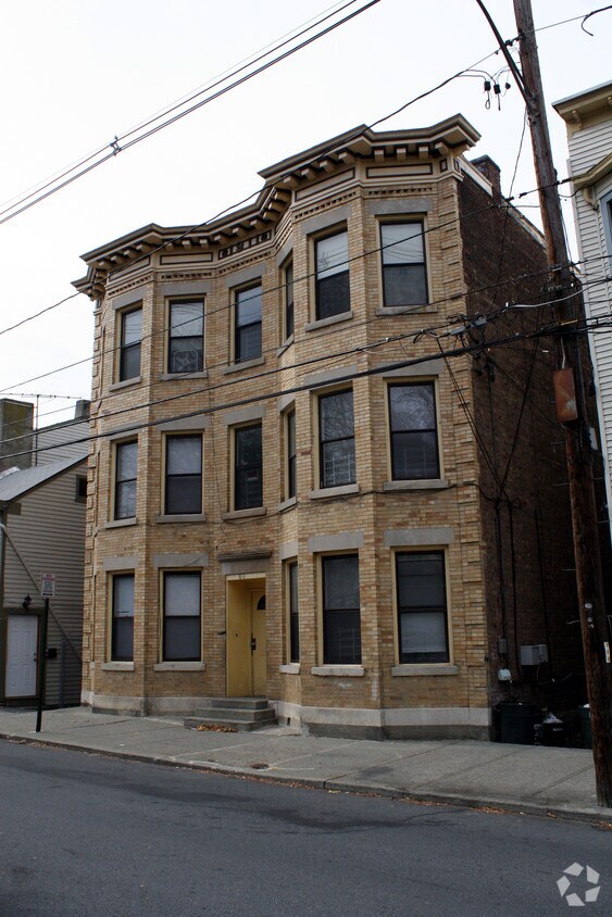 Building Photo - 80 N Bridge St