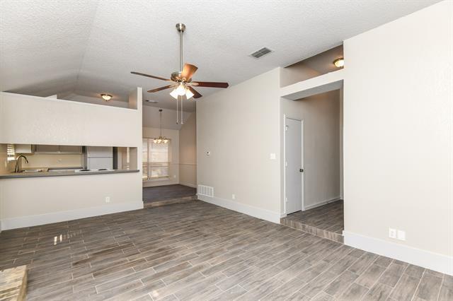 Foto del edificio - 914 Pierce Arrow Dr