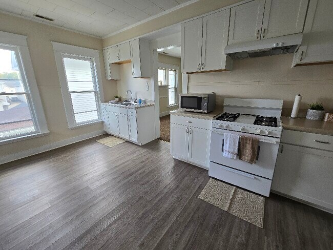 Foto del edificio - 718 W 23rd St