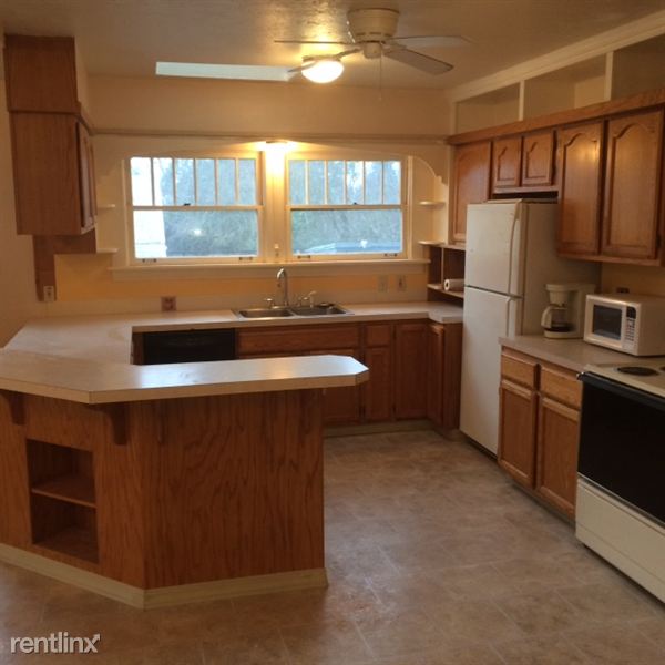 Building Photo - 149 NE 5th Ave