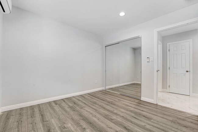 Foto del edificio - Private & Renovated 2-Bedroom Guest House in Prime Granada Hills Location