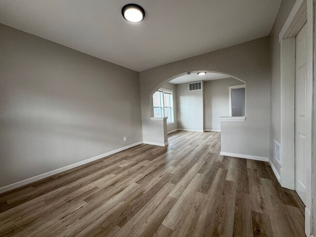 Building Photo - 7027 Plateau Ave